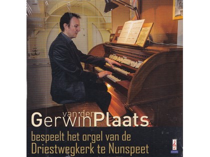 Gerwin van der Plaats bespeelt het orgel van de Driestwegkerk te Nunspeet