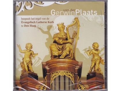 Gerwin van der Plaats bespeelt het orgel van de Evangelisch Lutherse Kerk te Den Haag