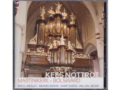 Kees Nottrot bespeelt het orgel van de Martinikerk te Bolsward